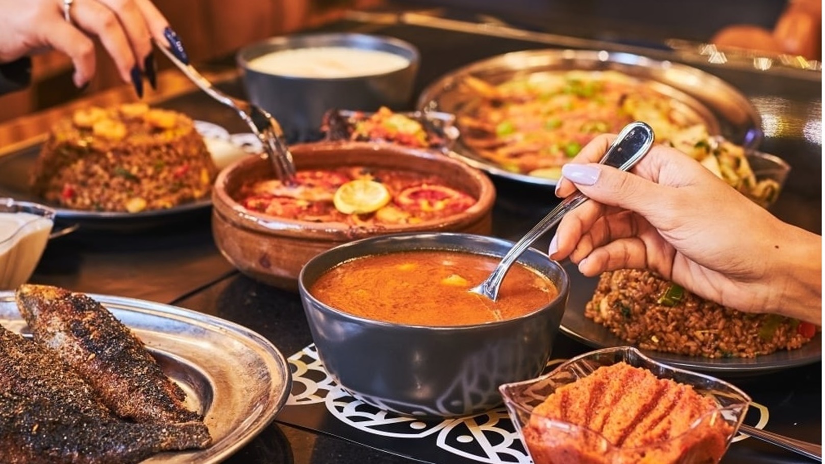 مطاعم الشيخ زايد