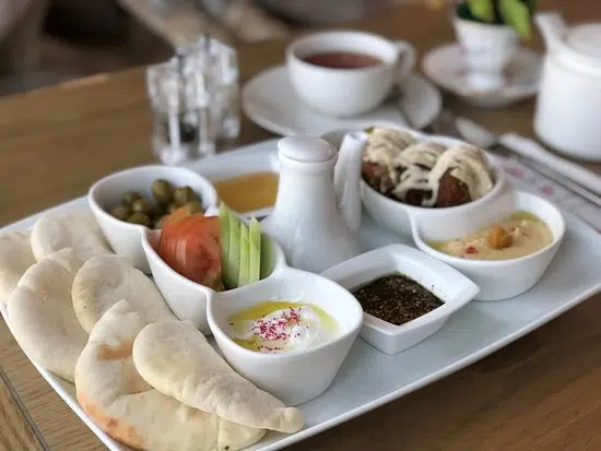 افضل 10 من مطاعم كورنيش الخبر مجربة 2024